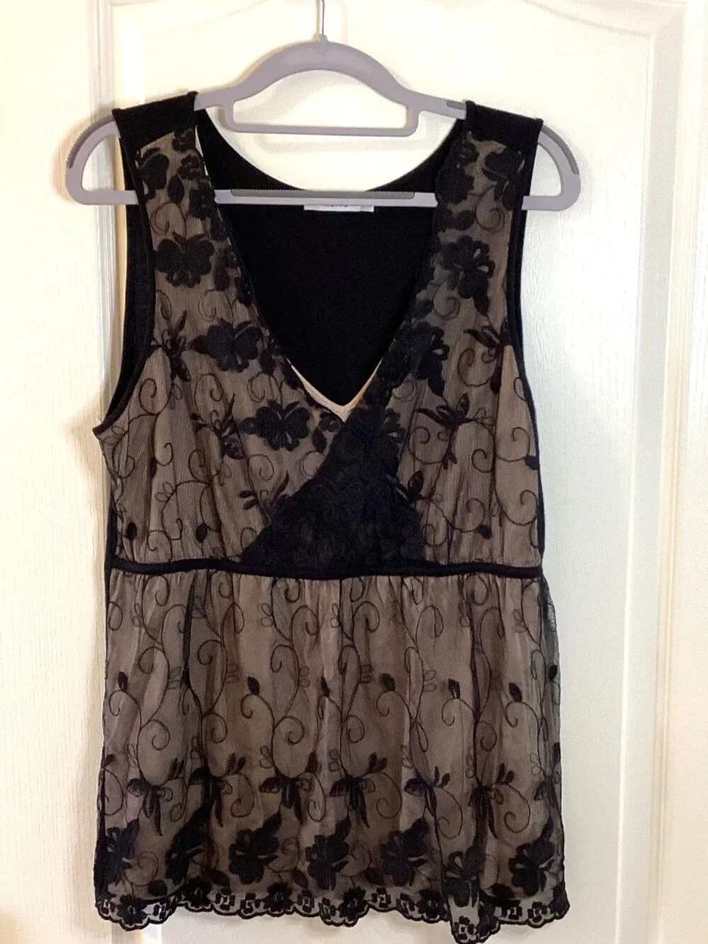 Ricki's Women's Black Lace Sleeveless Top Blouse Size L V-Neck - Picture 1 of 7